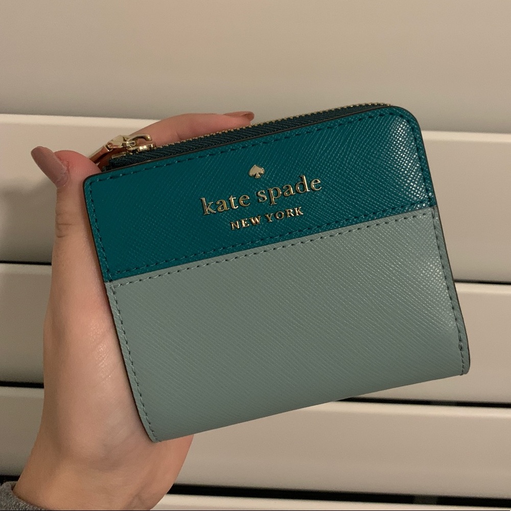 Kate Spade small l-zip bifold wallet